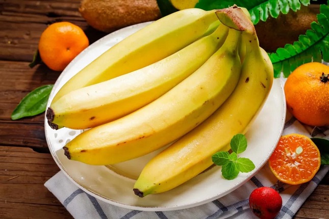 4种水果已被拉入"黑名单",越吃你体内的湿气越重,还会得口臭